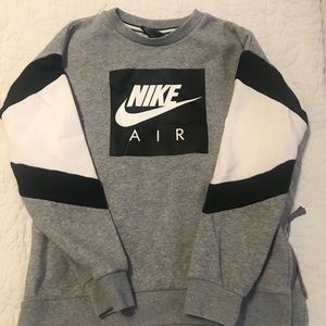 Big Kids’ Nike Sweatshirt
